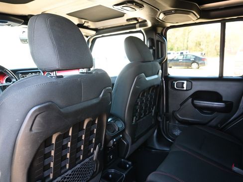 Used 2018 Jeep Wrangler Unlimited Rubicon image 21