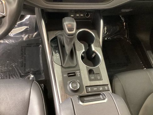 Used 2020 Toyota Highlander Limited AWD/4WD image 16