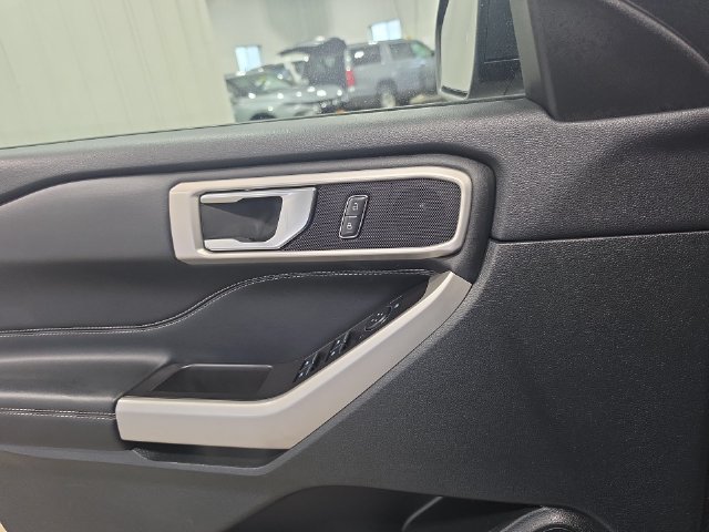 Used 2024 Ford Explorer XLT w/ Equipment Group 202A AWD/4WD image 20