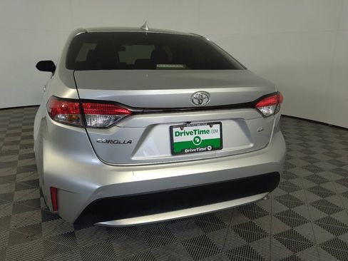 Used 2022 Toyota Corolla LE FWD image 6