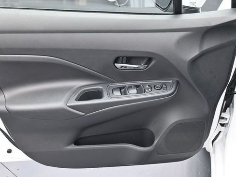 New 2025 Nissan Versa SV w/ Trunk Package FWD image 15