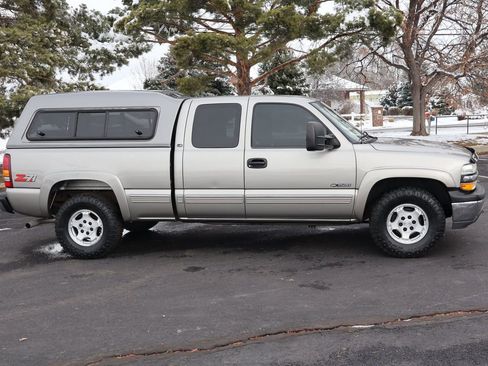 Used 2000 Chevrolet Silverado 1500 LS image 3