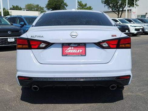 Used 2024 Nissan Altima 2.5 SR w/ SR Premium Package FWD image 11