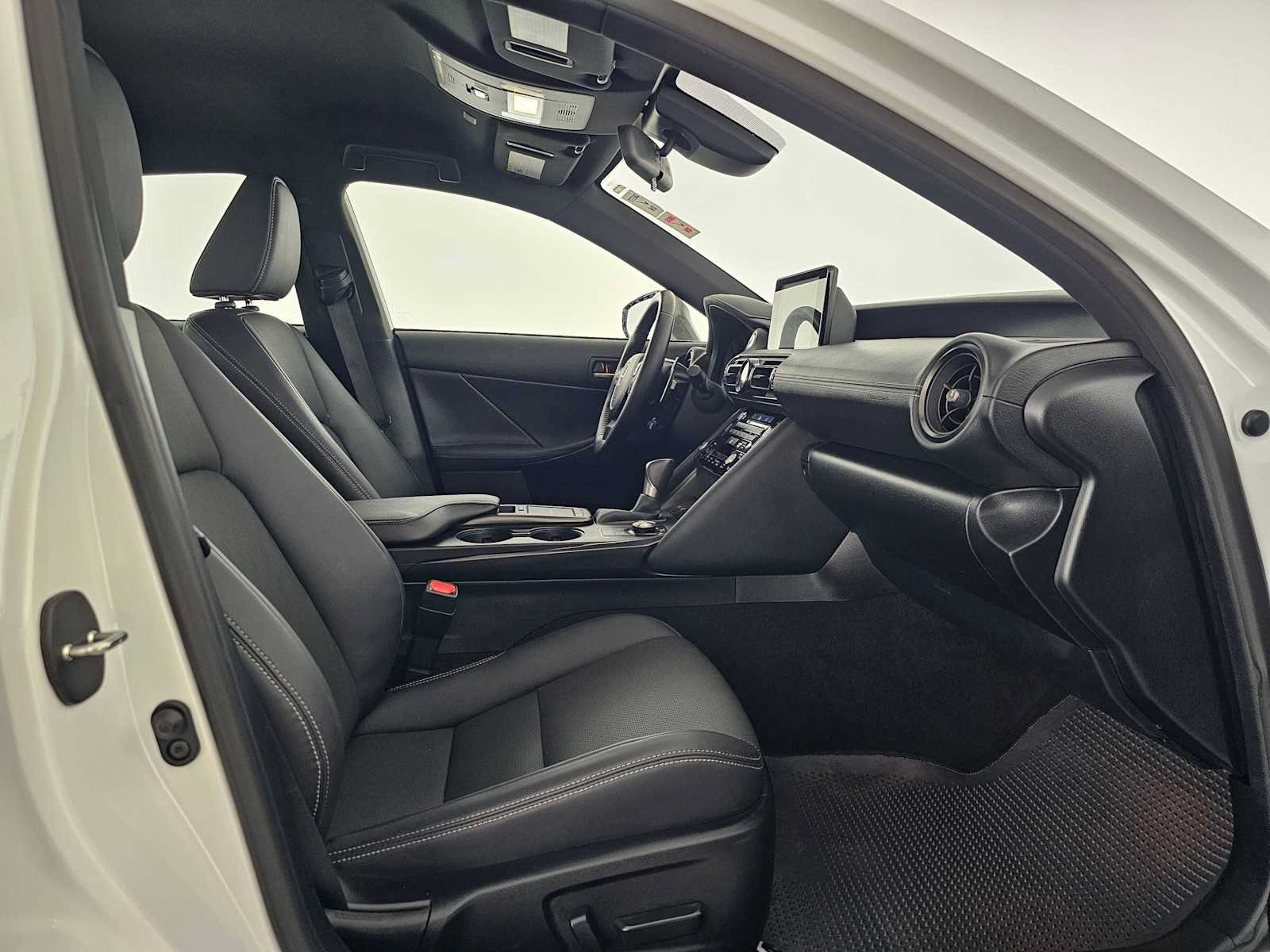 Certified 2025 Lexus IS 300 F Sport RWD image 10