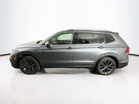 Used 2022 Volkswagen Tiguan SE FWD image 4
