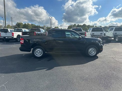 New 2025 Ford Maverick XL image 4