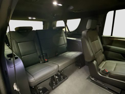 New 2026 Chevrolet Suburban High Country image 34