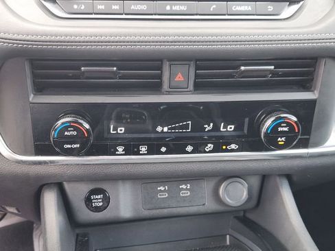 Used 2024 Nissan Rogue SV FWD image 15