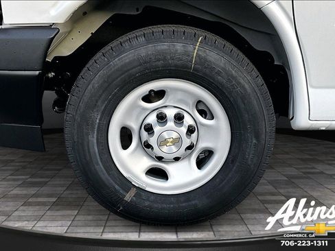 New 2025 Chevrolet Express 2500 image 18
