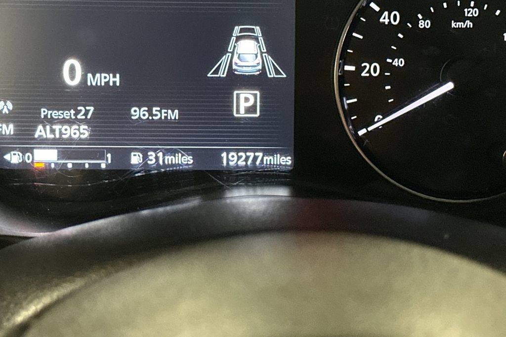 Used 2024 Nissan Kicks SR FWD image 31