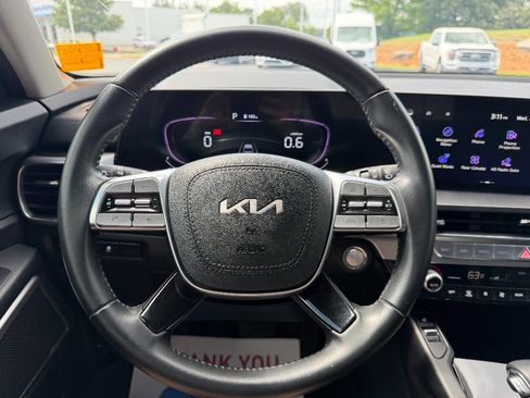 Used 2024 Kia Telluride S w/ S Sunroof Package FWD image 41
