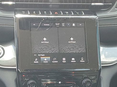 Used 2023 Jeep Grand Cherokee Laredo RWD image 14