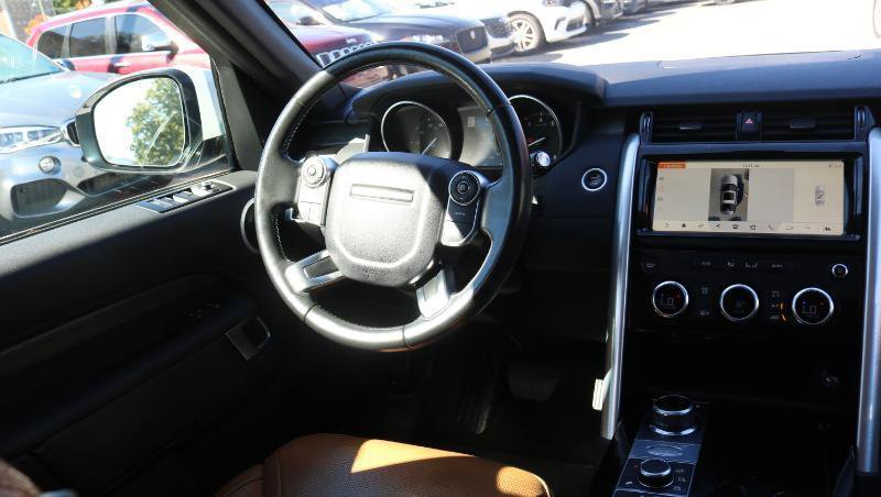 Used 2017 Land Rover Discovery HSE AWD/4WD image 34