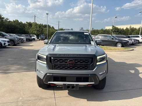 Used 2023 Nissan Frontier PRO-4X w/ Pro-4X Premium Package AWD/4WD image 2