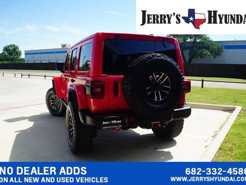 Used 2025 Jeep Wrangler Unlimited Rubicon AWD/4WD image 6