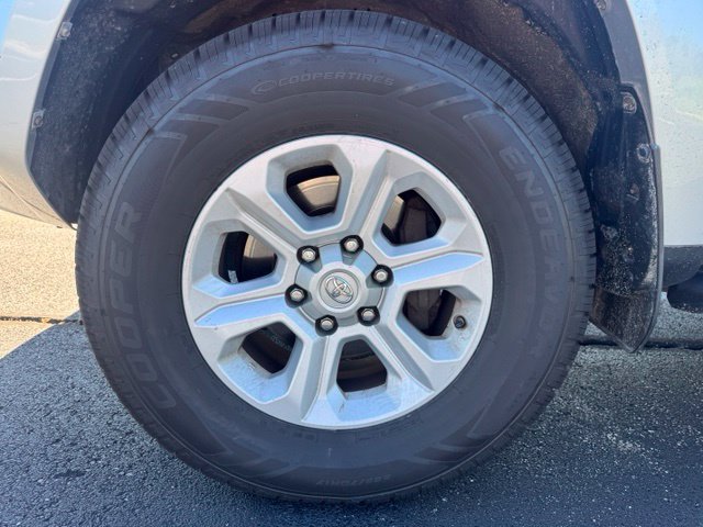 Used 2016 Toyota 4Runner SR5 AWD/4WD image 12
