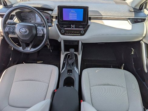 Used 2025 Toyota Corolla Cross L FWD image 4