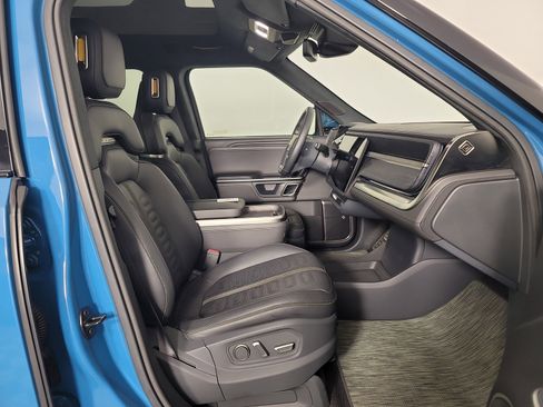 Used 2023 Rivian R1S Adventure image 24