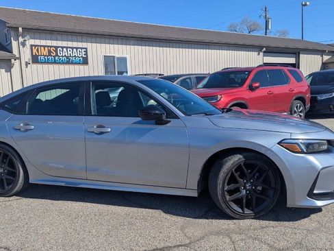 Used 2025 Honda Civic Sport image 2