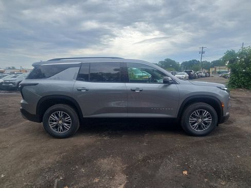 New 2026 Chevrolet Traverse LT w/ Driver Confidence Package AWD/4WD image 6