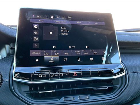 New 2026 Jeep Compass Latitude image 26