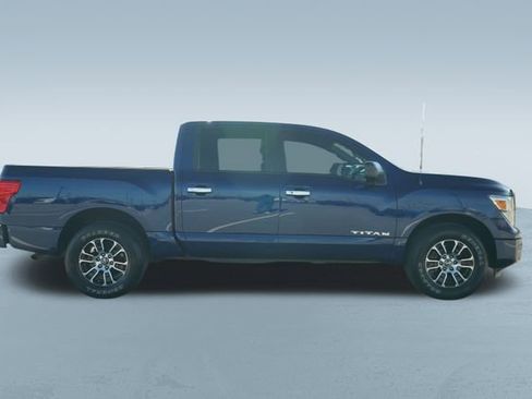 Used 2021 Nissan Titan SV w/ SV Convenience Package image 9