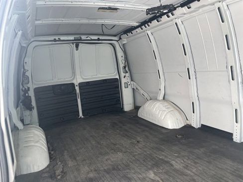 Used 2023 Chevrolet Express 3500 Work Van w/ Driver Convenience Package image 20