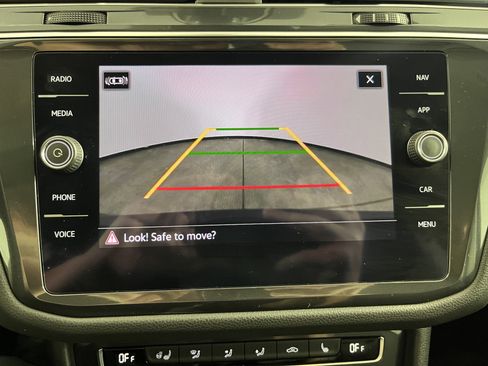 Used 2021 Volkswagen Tiguan SEL image 30