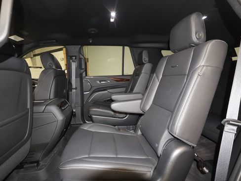 Used 2023 Cadillac Escalade Luxury AWD/4WD image 25