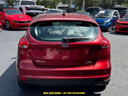 Used 2015 Ford Focus SE w/ Reverse Sensing Package FWD image 4