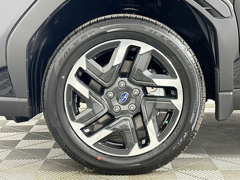 Used 2025 Subaru Forester Limited image 28
