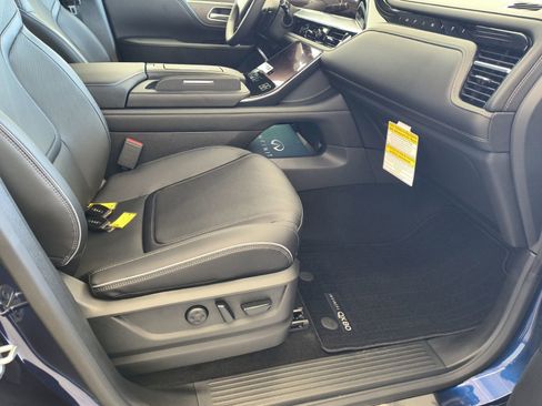 New 2025 INFINITI QX80 Luxe image 7