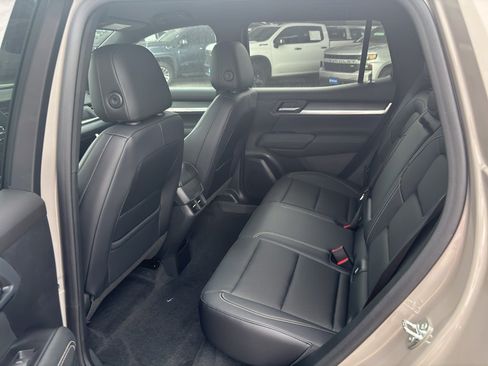 Used 2027 GMC Terrain Elevation w/ Elevation Premium Package FWD image 14