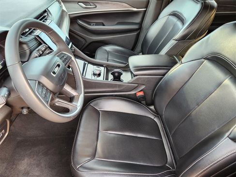 Used 2024 Jeep Grand Cherokee L Limited w/ Luxury Tech Group II image 20