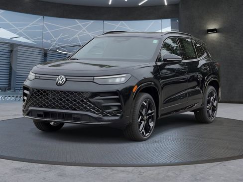 New 2026 Volkswagen Tiguan SE R-Line AWD/4WD image 2