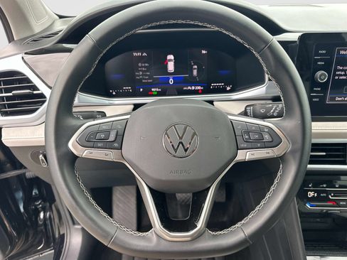 Used 2025 Volkswagen Taos SE AWD/4WD image 20