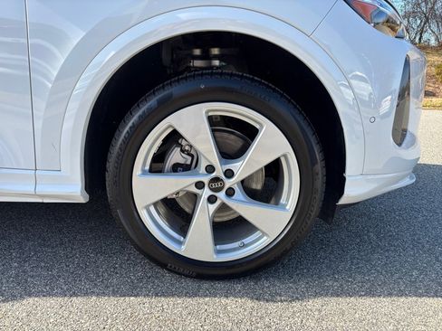 New 2025 Audi Q5 Premium Plus image 25