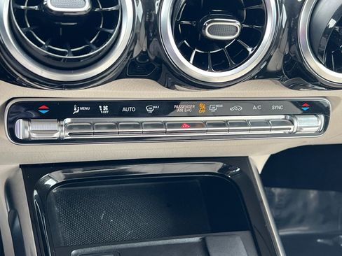 Used 2020 Mercedes-Benz GLB 250 4MATIC image 19