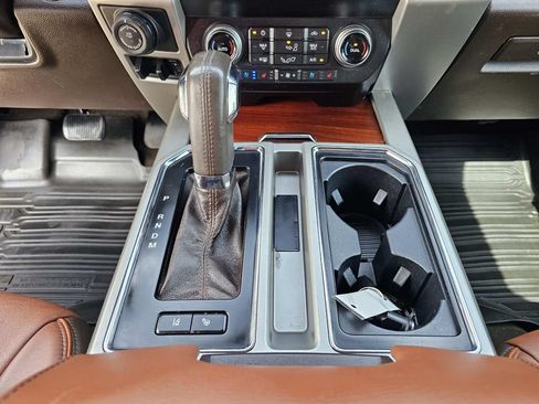 Used 2020 Ford F150 King Ranch w/ Equipment Group 601A Luxury AWD/4WD image 33