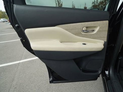 Used 2024 Nissan Murano SV image 16