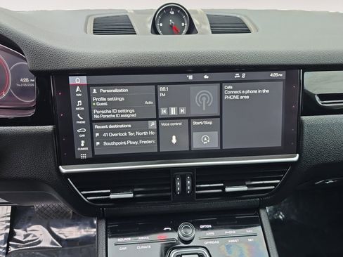 Used 2020 Porsche Cayenne w/ Driver Memory Package image 11