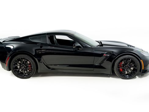 Used 2016 Chevrolet Corvette Z06 w/ 3LZ Preferred Equipment Group RWD image 10
