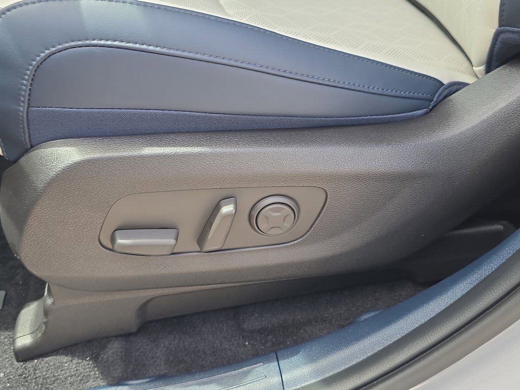 New 2026 Kia Carnival EX FWD image 22