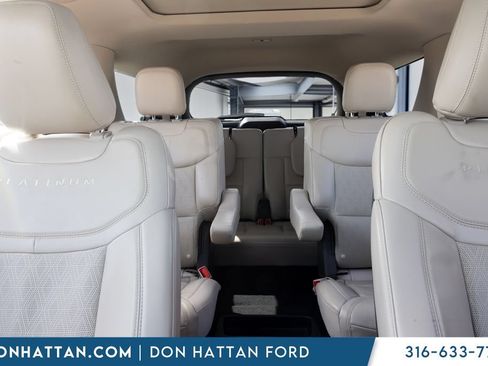 Used 2020 Ford Explorer Platinum w/ Premium Technology Package AWD/4WD image 18