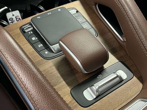 Certified 2024 Mercedes-Benz GLS 450 4MATIC image 32
