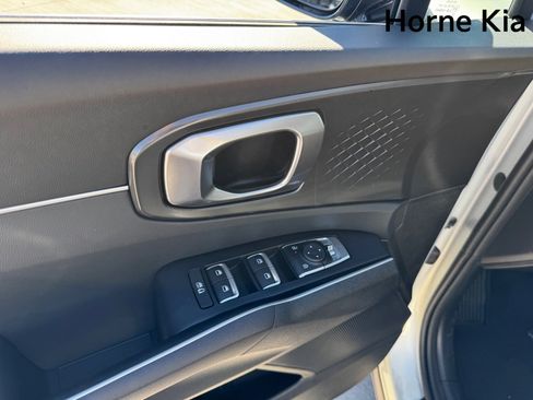 New 2026 Kia Sorento LX image 10