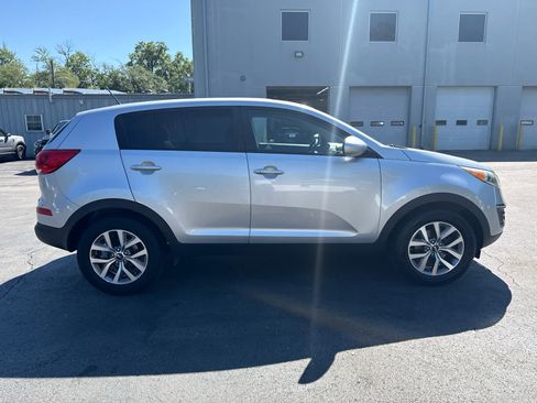 Used 2015 Kia Sportage LX FWD image 2