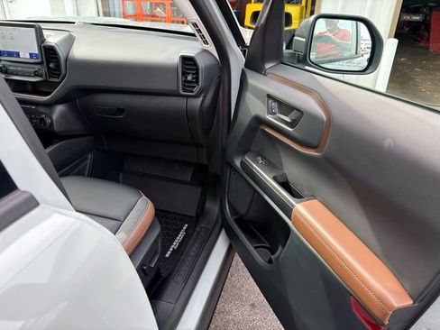 Used 2024 Ford Bronco Sport Outer Banks w/ Tech Package image 25