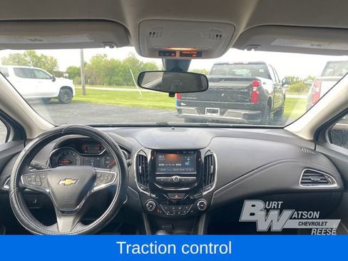 Used 2017 Chevrolet Cruze Premier FWD image 19