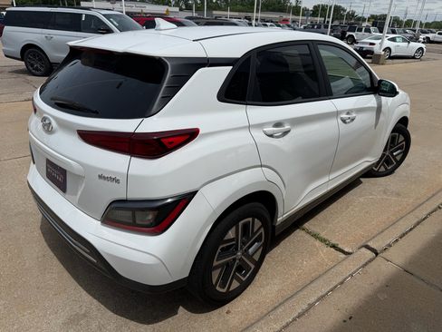 Used 2023 Hyundai Kona SE FWD image 6